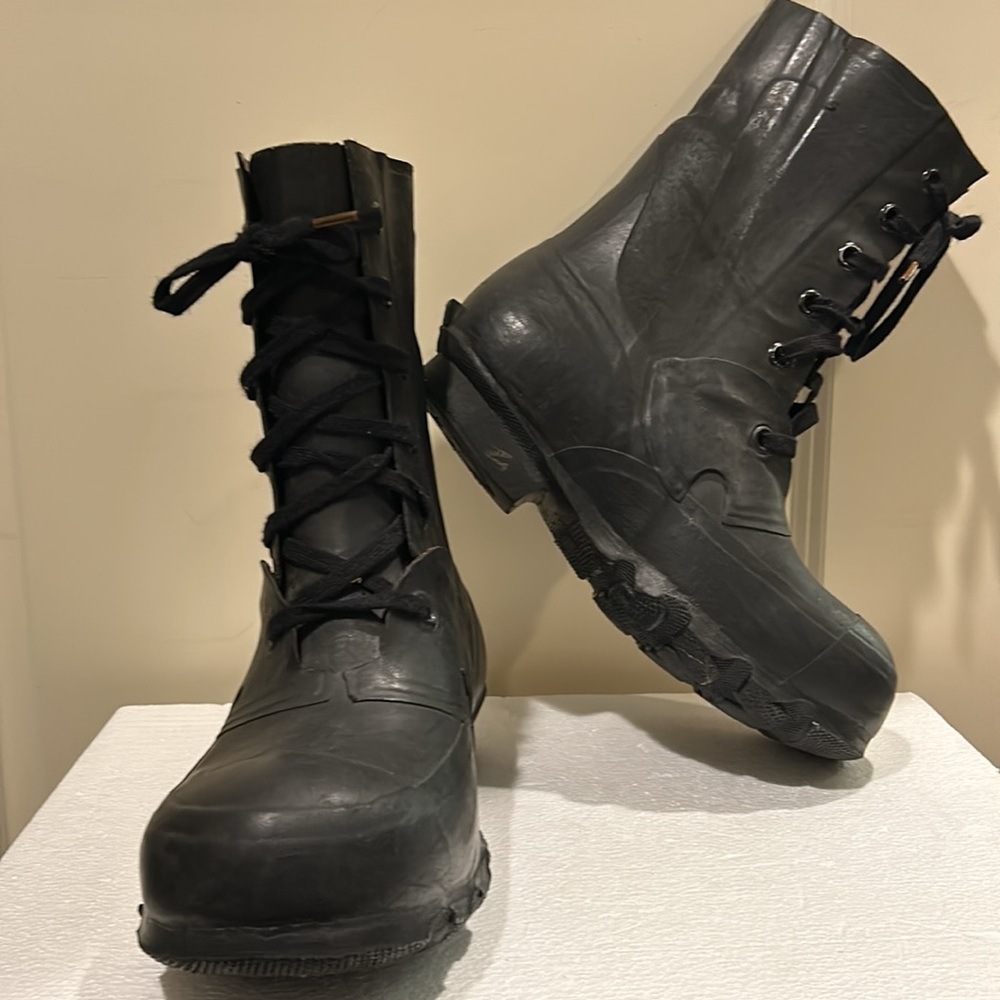 Bristolite QMC unisex EXTREME COLD WEATHER lace up rubber BOOTS size 6W(M) 8W(W)